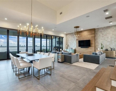 588 Riviera Drive - Photo Thumbnail 10