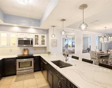 3313 Sunset Key Circle - Photo Thumbnail 12