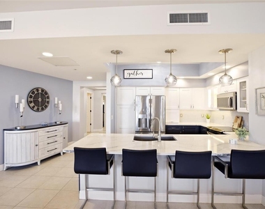 3313 Sunset Key Circle - Photo Thumbnail 10