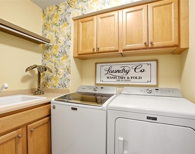3313 Sunset Key Circle - Photo Thumbnail 34