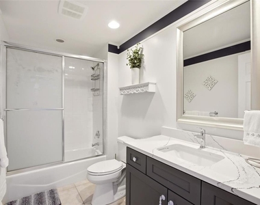 3313 Sunset Key Circle - Photo Thumbnail 32