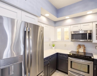 3313 Sunset Key Circle - Photo Thumbnail 13