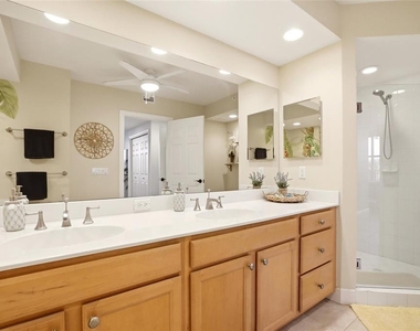 3313 Sunset Key Circle - Photo Thumbnail 21
