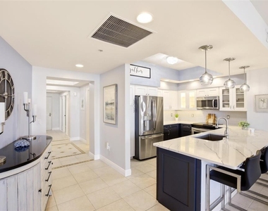3313 Sunset Key Circle - Photo Thumbnail 11