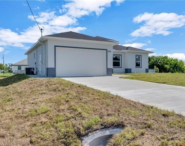 475 Raymer Street - Photo Thumbnail 5