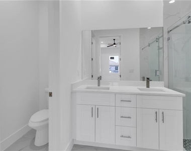 475 Raymer Street - Photo Thumbnail 20