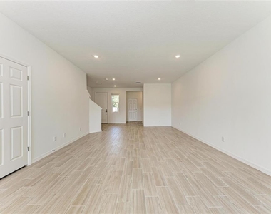 317 Via Tuscany Avenue - Photo Thumbnail 10