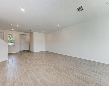 317 Via Tuscany Avenue - Photo Thumbnail 11