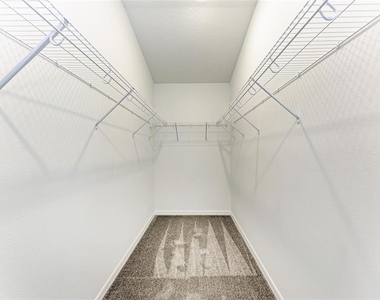 317 Via Tuscany Avenue - Photo Thumbnail 24