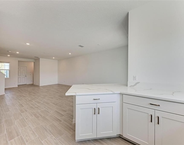 317 Via Tuscany Avenue - Photo Thumbnail 16