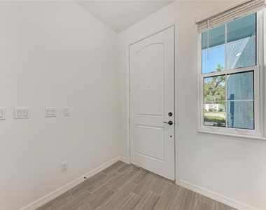 317 Via Tuscany Avenue - Photo Thumbnail 5