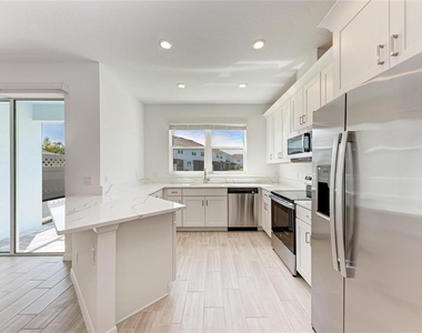 317 Via Tuscany Avenue - Photo Thumbnail 13