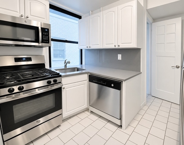 55 West 55th Street - Photo Thumbnail 2