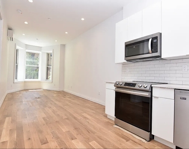 West 103rd Street - Photo Thumbnail 3