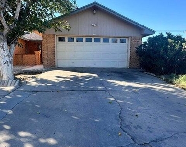 386 Mccune Road - Photo Thumbnail 2