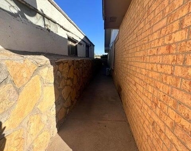 386 Mccune Road - Photo Thumbnail 4