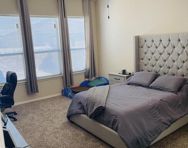 12605 Azulejos Street - Photo Thumbnail 7