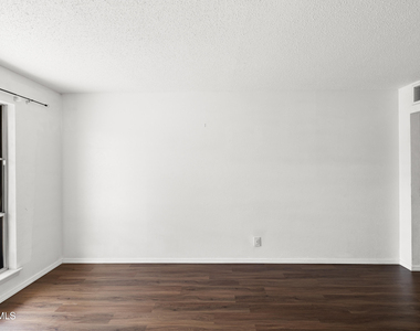 5409 Edmonton Avenue - Photo Thumbnail 8