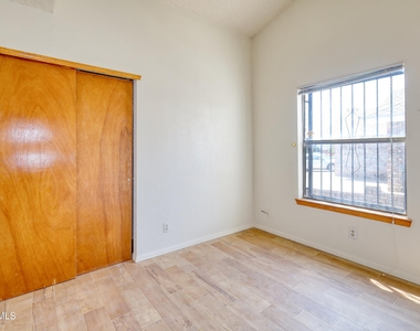 10941 Whitey Ford Street - Photo Thumbnail 17