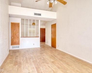 10941 Whitey Ford Street - Photo Thumbnail 6