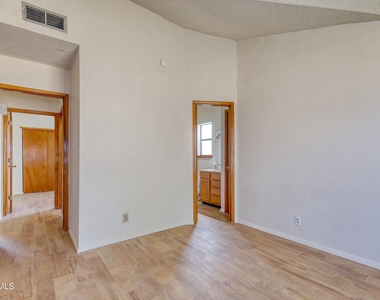 10941 Whitey Ford Street - Photo Thumbnail 23