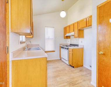 10941 Whitey Ford Street - Photo Thumbnail 10