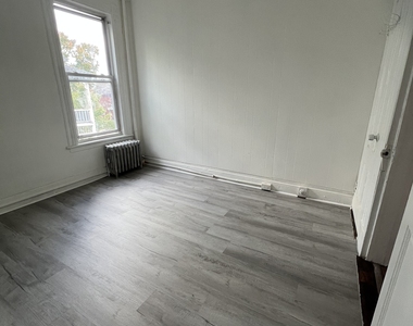 121 Babcock Street - Photo Thumbnail 5