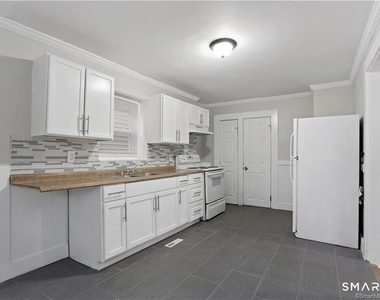 393 Huntington Street - Photo Thumbnail 5