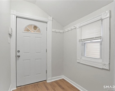393 Huntington Street - Photo Thumbnail 10