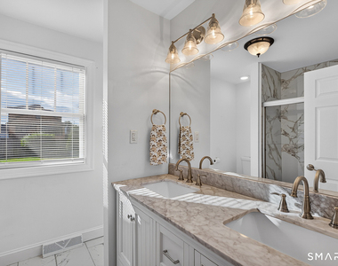 135 York Street - Photo Thumbnail 14