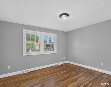 135 York Street - Photo Thumbnail 11