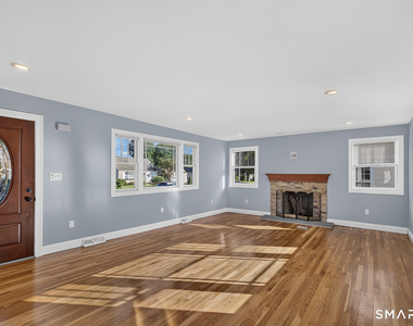135 York Street - Photo Thumbnail 3