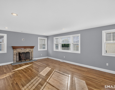 135 York Street - Photo Thumbnail 2