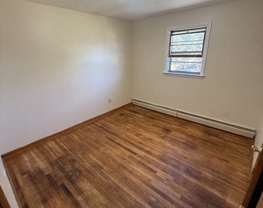 62 Rosemount Avenue - Photo Thumbnail 10