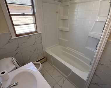 62 Rosemount Avenue - Photo Thumbnail 3