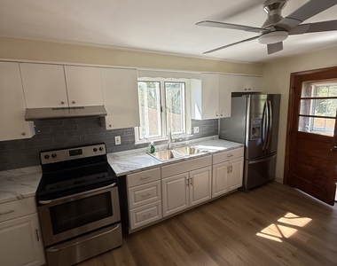 62 Rosemount Avenue - Photo Thumbnail 17