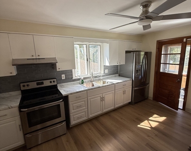 62 Rosemount Avenue - Photo Thumbnail 16