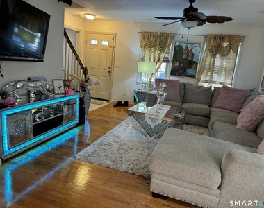 425 Huntington Road - Photo Thumbnail 3