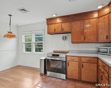 100 Lakeshore Terrace - Photo Thumbnail 24