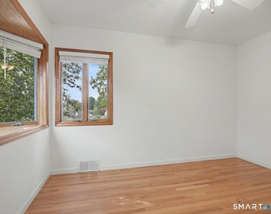 100 Lakeshore Terrace - Photo Thumbnail 26