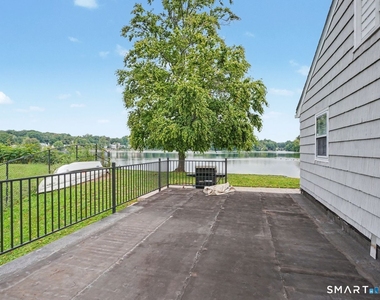 100 Lakeshore Terrace - Photo Thumbnail 6