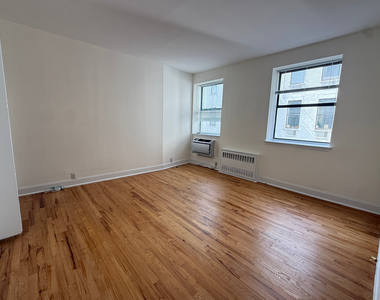 201 East 12th Street - Photo Thumbnail 8