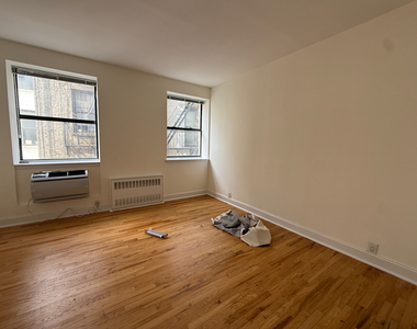 201 East 12th Street - Photo Thumbnail 10