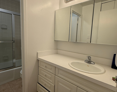 201 East 12th Street - Photo Thumbnail 12