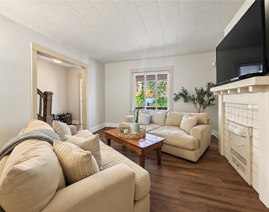 2904 Brentwood Ave - Photo Thumbnail 3