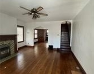 2928 Marshall Rd - Photo Thumbnail 3