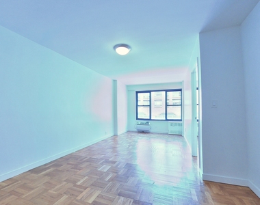 4th Avenue - Photo Thumbnail 2