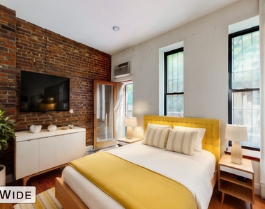 320 East 93rd Street - Photo Thumbnail 2