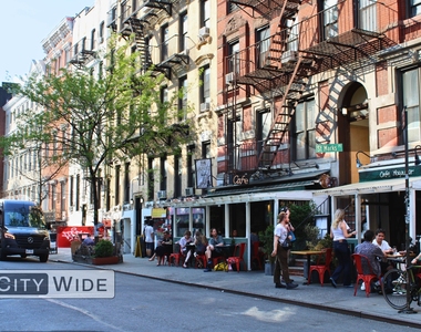 7 St Marks Place - Photo Thumbnail 5