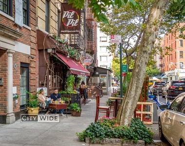 318 East 93rd Street - Photo Thumbnail 12